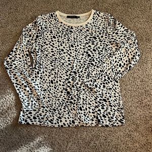 Zesica long sleeve tee size medium.